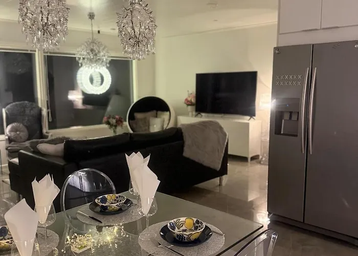 Arctic Riverside Apartament